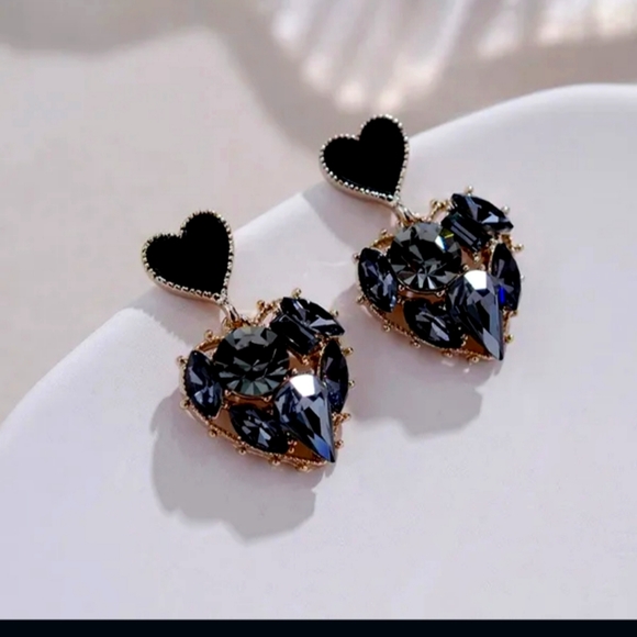 Jewelry - New!!! Gemstone heart earrings